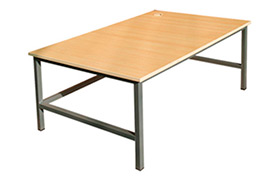 mueble Escolar, mueble universitario, Mesa Enlace 100x80x70 cms. Estructura en perfil de acero cuadrado de 30x30 x1,5mm de espesor con tratamiento de pintura electrostatica. www.yolae.cl